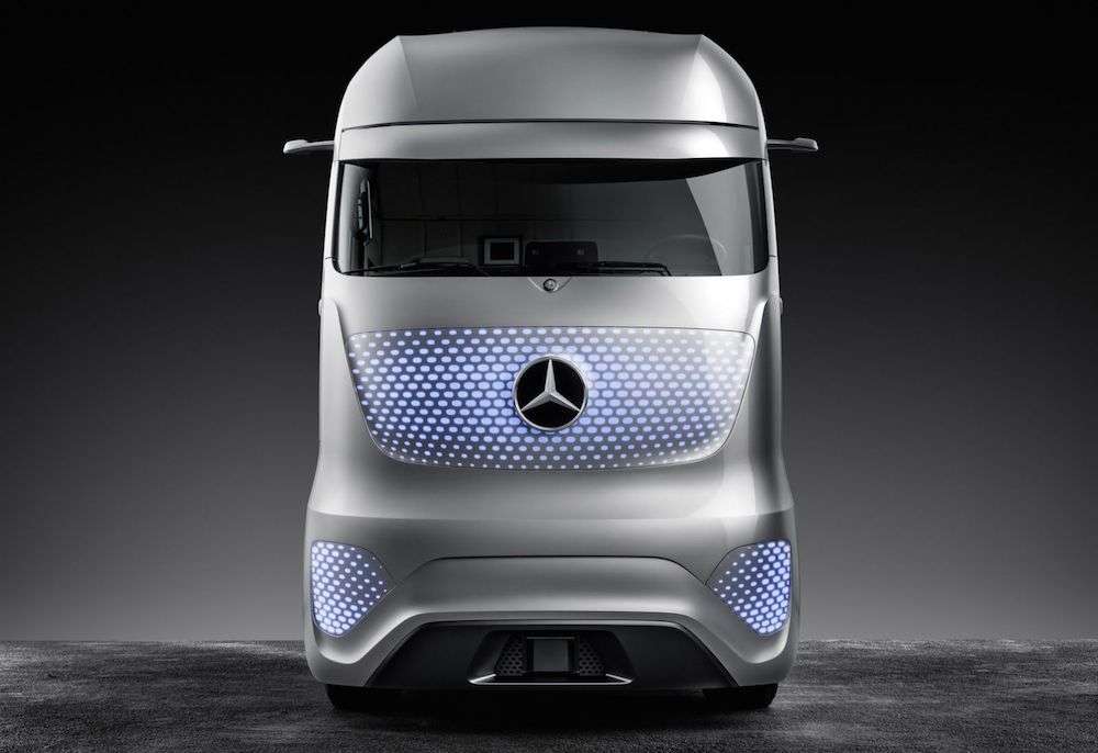 Mercedes Future Truck 2025 com Highway Pilot
