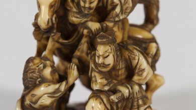 Guerreiros em luta– Japão, sec. XIX – marfim esculpido –Acervo da Coleção de Ema Klabin em SP - Foto Henrique Luz