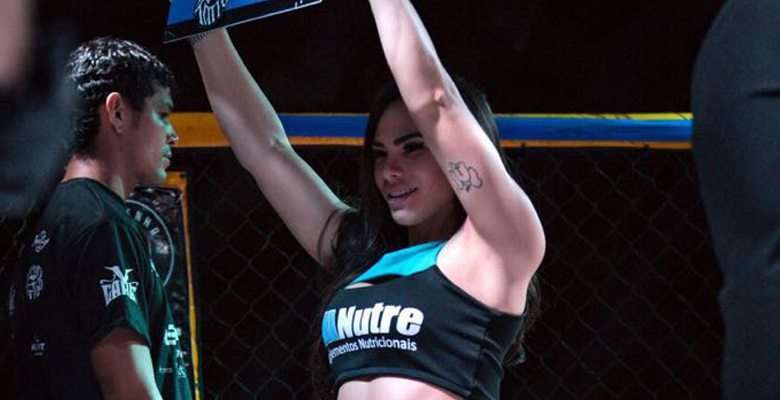 Rayssa mello é ring girl oficial do maior evento de MMA do Brasil