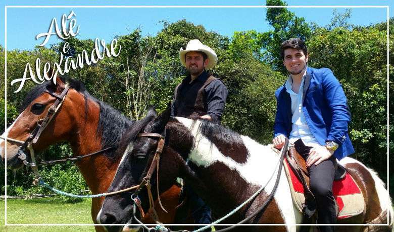 Alê & Alexandre andando a cavalo