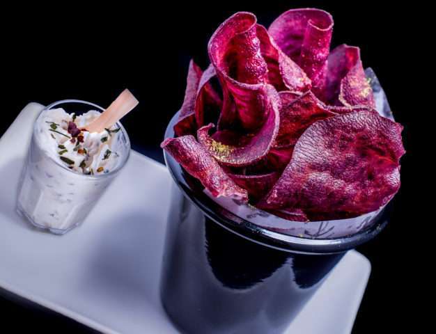 Chips de batata doce roxa-Sailor Burgers & Steakhouse-foto divulgação-uiara zagolin