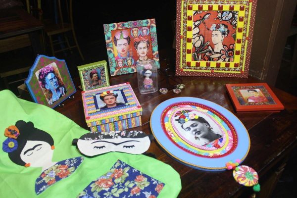 Souvenirs inspirados na artista Frida Kahlo - Fotos: Aline Wernke