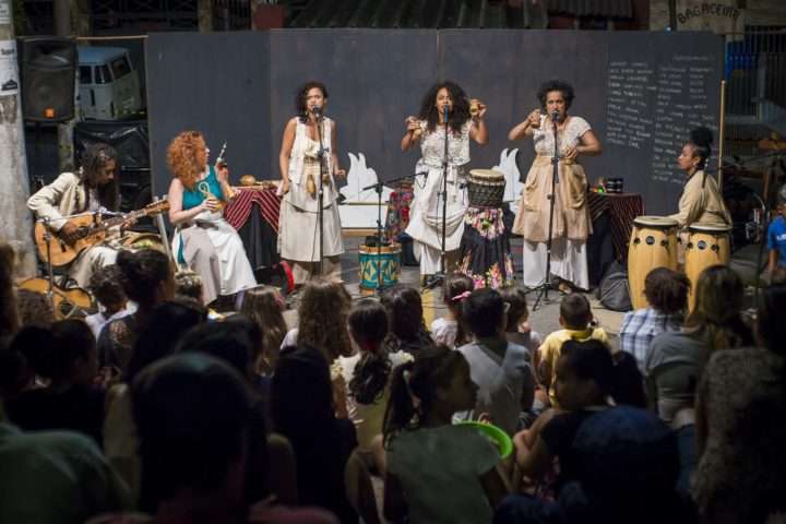 Em 2012 o grupo gravou seu primeiro álbum Girandêra. Foto: Fernando Soledadi