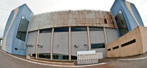 O Centro Multiuso de São José - SC, é o mais puro exemplo de desperdício do dinheiro público