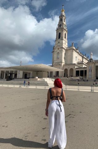 Nanda Marques visita pontos históricos de Portugal Nanda Marques visita pontos históricos de Portugal