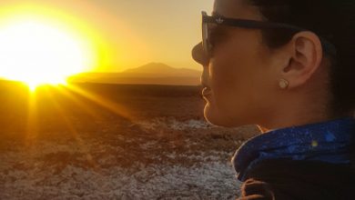 Michelle Loreto curte férias no deserto de Atacama no Chile