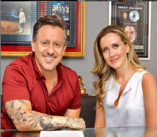 Rick Bonadio assina contrato com a cantora Giovana Bianco