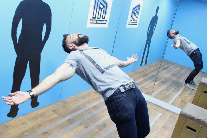 Sala Anti-gravidade - Museu das Ilusões