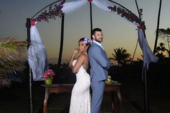 Candidata rainha de bateria Evelyn planeja casamento na Bahia