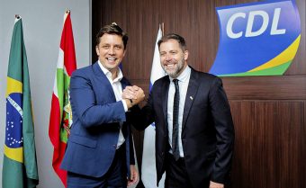 Prefeito Fabrício de Oliveira e Presidente da CDL Vilton João dos Santos