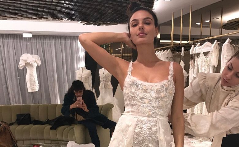 Deslumbrante vestido de casamento de Isis Valverde