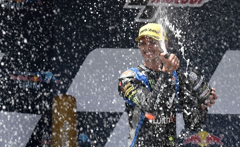 Moto2 na Espanha o piloto Luca Marini é o vencedor
