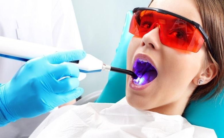 Dentistas estão usando a laserterapia no combate à covid-19