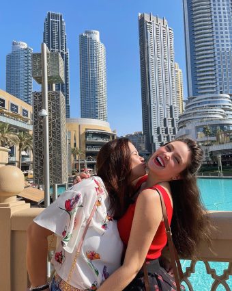 A ex-miss São Paulo Danielle Vasconcellos curte férias em Dubai