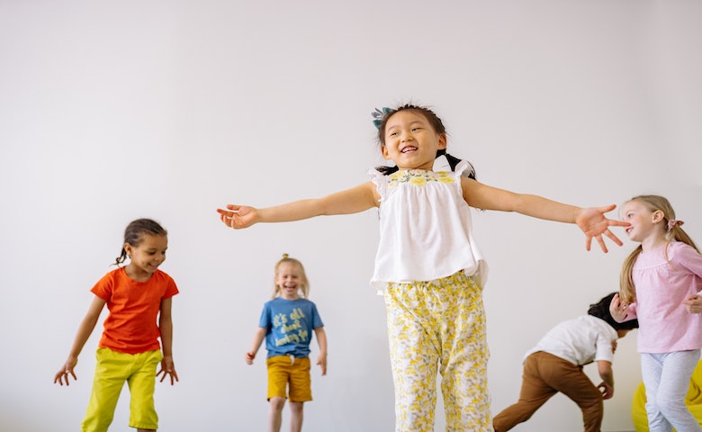 Dança traz benefícios para crianças