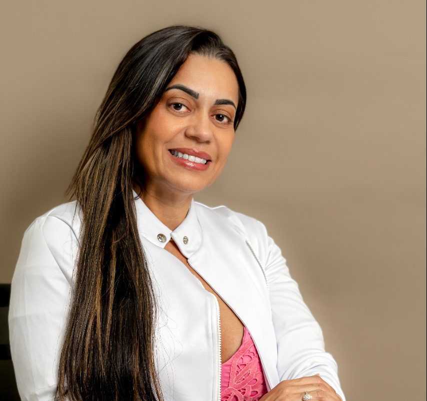 Dra. Camila Lourezini – especialista em melhorar a beleza já existente em você