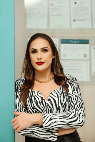 Dra. Tatiane Wynnek – Realce sua beleza sem exageros Dra. Tatiane Wynnek – Realce sua beleza sem exageros