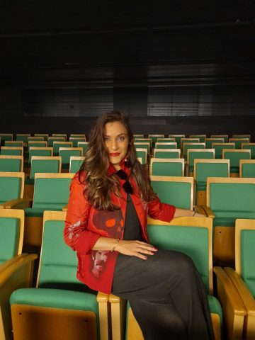 Cantora Saade estreia na TV