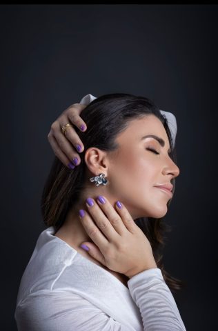 Dra. Vanessa Vieira – Quando o amor tocar, deixe harmonizar Dra. Vanessa Vieira – Quando o amor tocar, deixe harmonizar