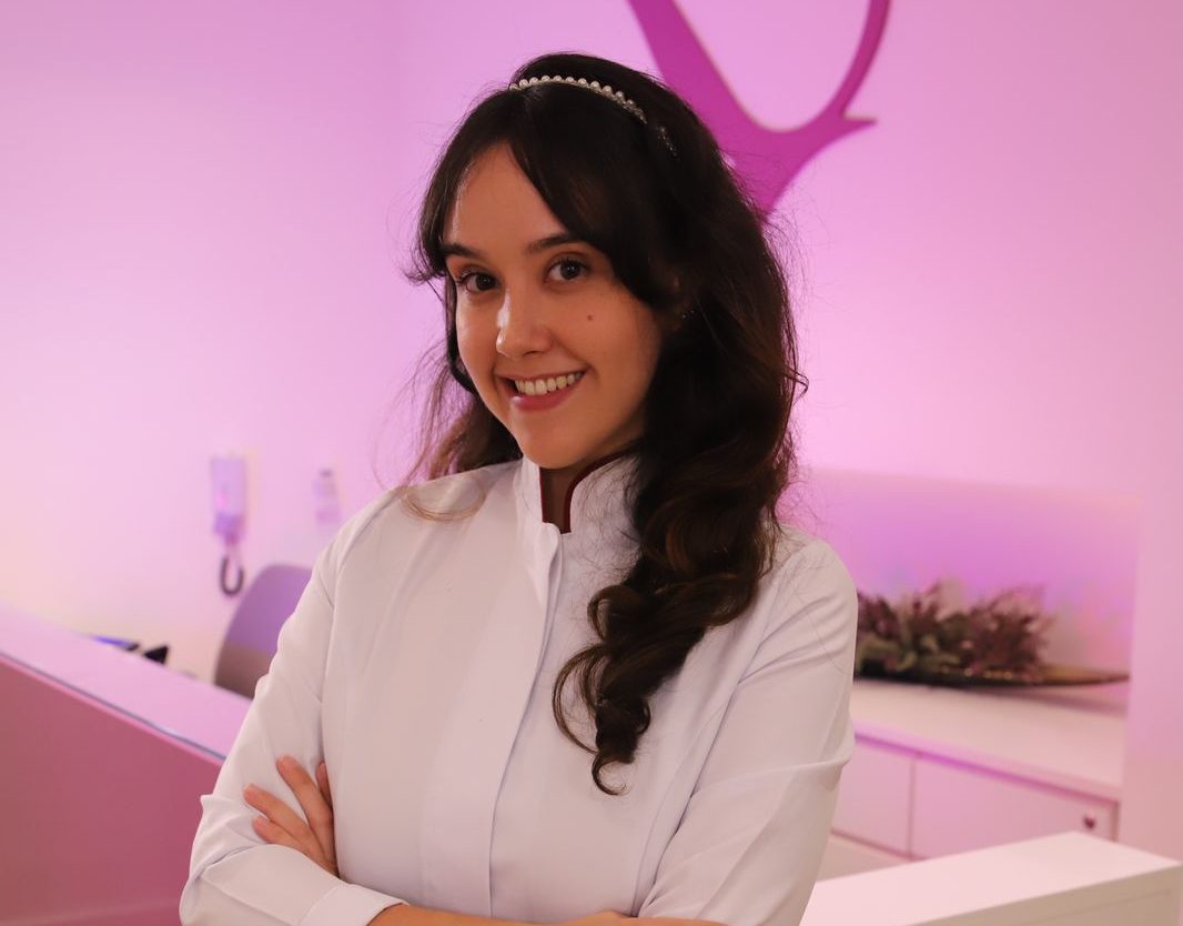 Dra. Débora Porto: Um compromisso inabalável com o bem-estar feminino