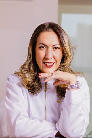 Inovação e humanização: Dra. Susan Aquino Brito redefine a estética da orelha com resultados naturais