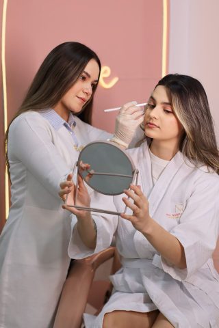 A pele como espelho da alma: o legado transformador de Dra. Natyelli Rocha A pele como espelho da alma: o legado transformador de Dra. Natyelli Rocha