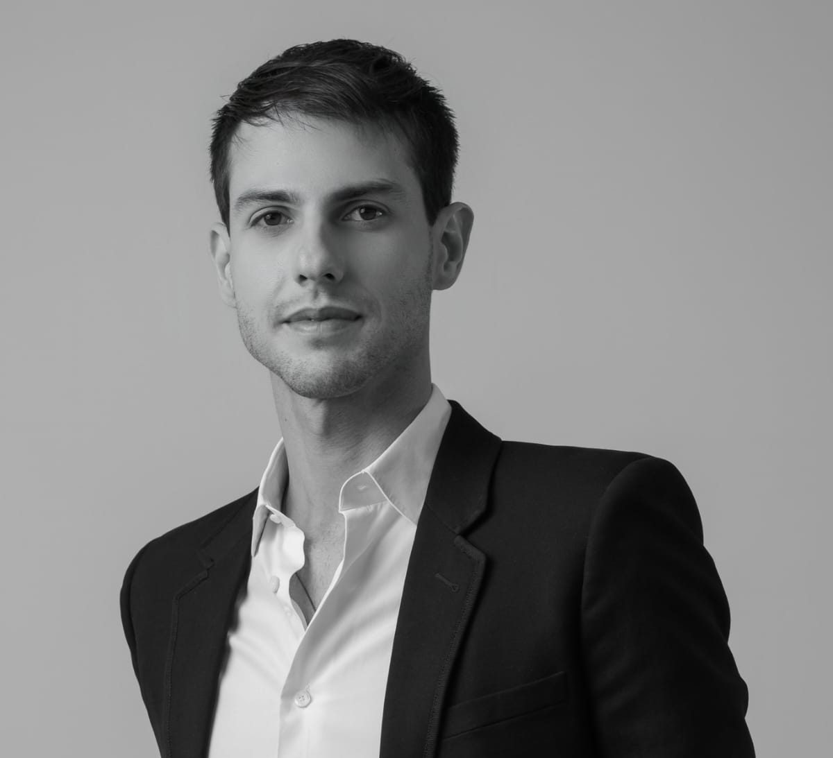De São Paulo a Paris: A jornada de Alessandro de Paula no mercado imobiliário de luxo