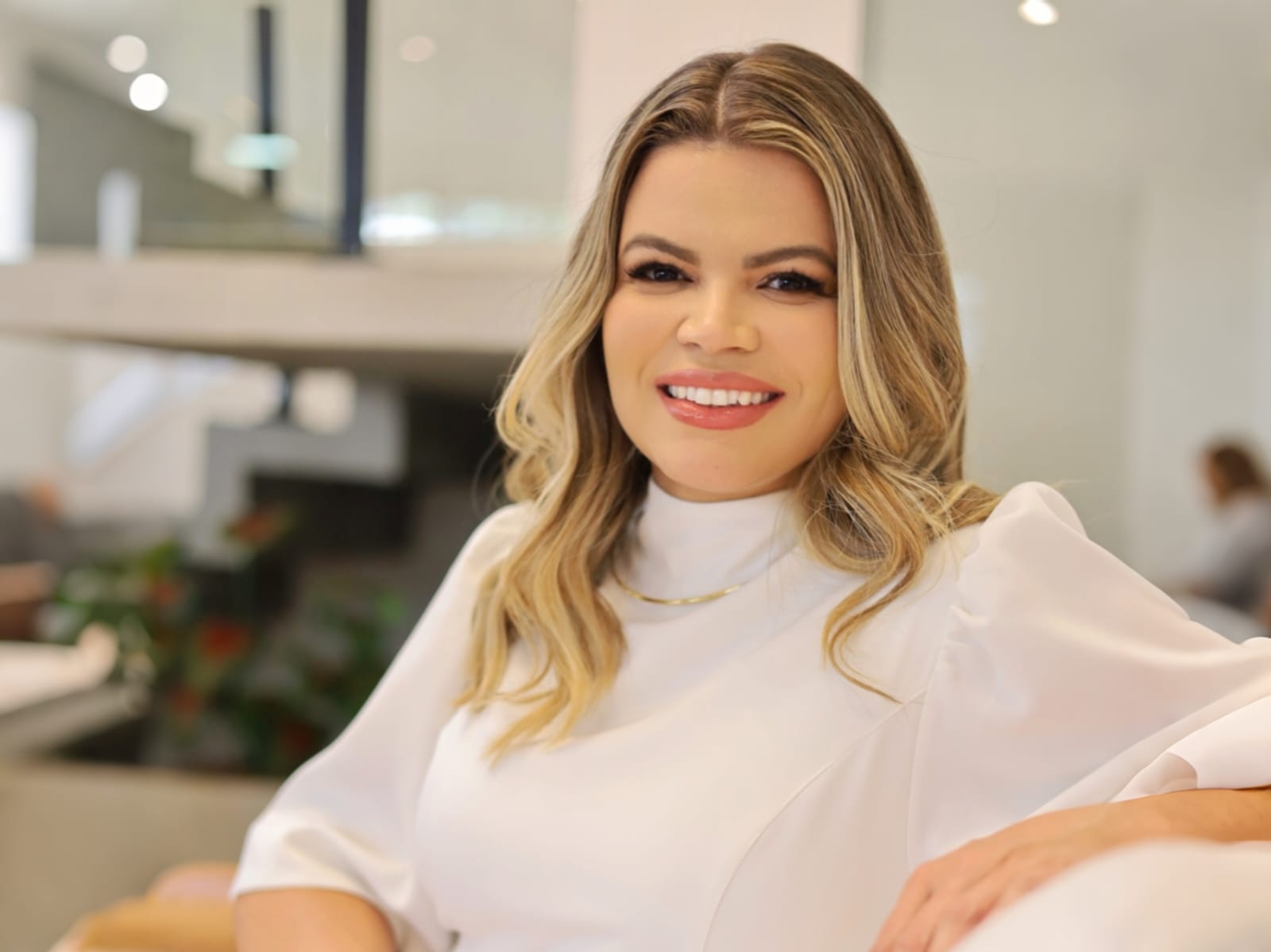 Dra. Nayara Mendonça: Transformando Autoestima com Ciência e Sensibilidade