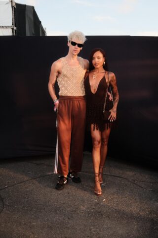Cris Paladino eleva a moda artesanal com looks de crochê sofisticados