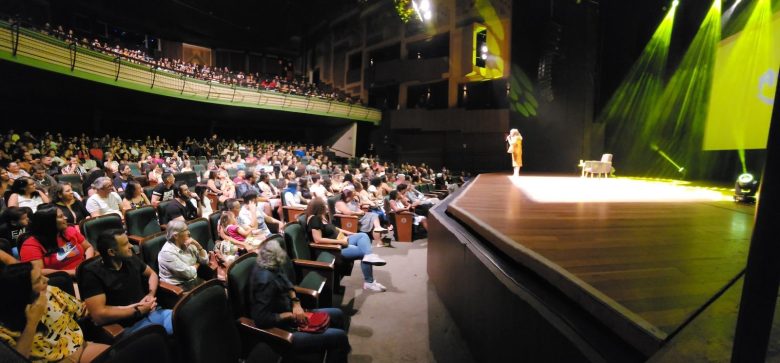 Agilmar Ferreira vem encantando o público no palco. Foto: Bruna Borges