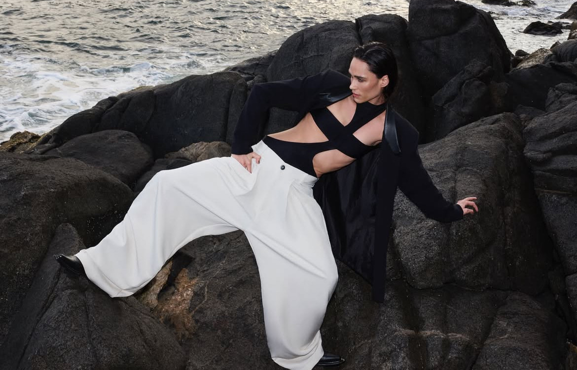 Top model e atriz Rhay Polster brilha com espetáculo “As Pessoas da Sala de Jantar”