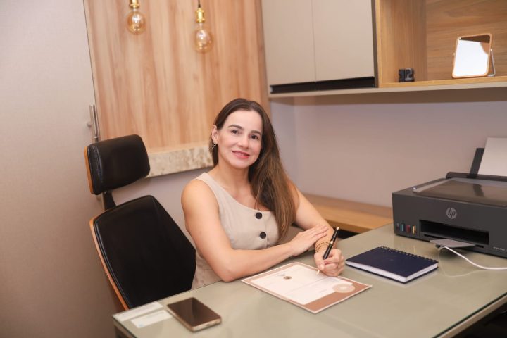Dra. Neidilena Nobre: excelência na odontologia Dra. Neidilena Nobre: excelência na odontologia
