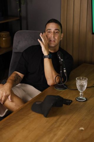 André Marques fala sobre possível ida ao SBT e elogia Boninho André Marques fala sobre possível ida ao SBT e elogia Boninho