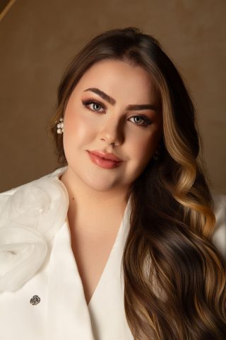 Dra. Helen Zamprogna: Onde a beleza se encontra com a essência Dra. Helen Zamprogna: Onde a beleza se encontra com a essência