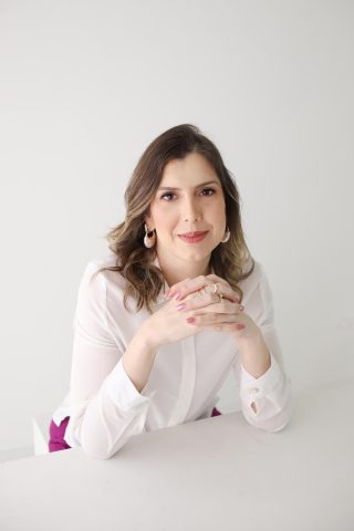 O cuidado que transforma: a jornada da pediatra Gabriela Seller Scamatti O cuidado que transforma: a jornada da pediatra Gabriela Seller Scamatti