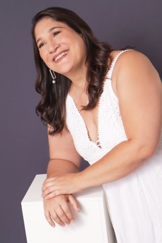 Dra. Claudiana Pessoa e a arte de reconstruir sorrisos Dra. Claudiana Pessoa e a arte de reconstruir sorrisos