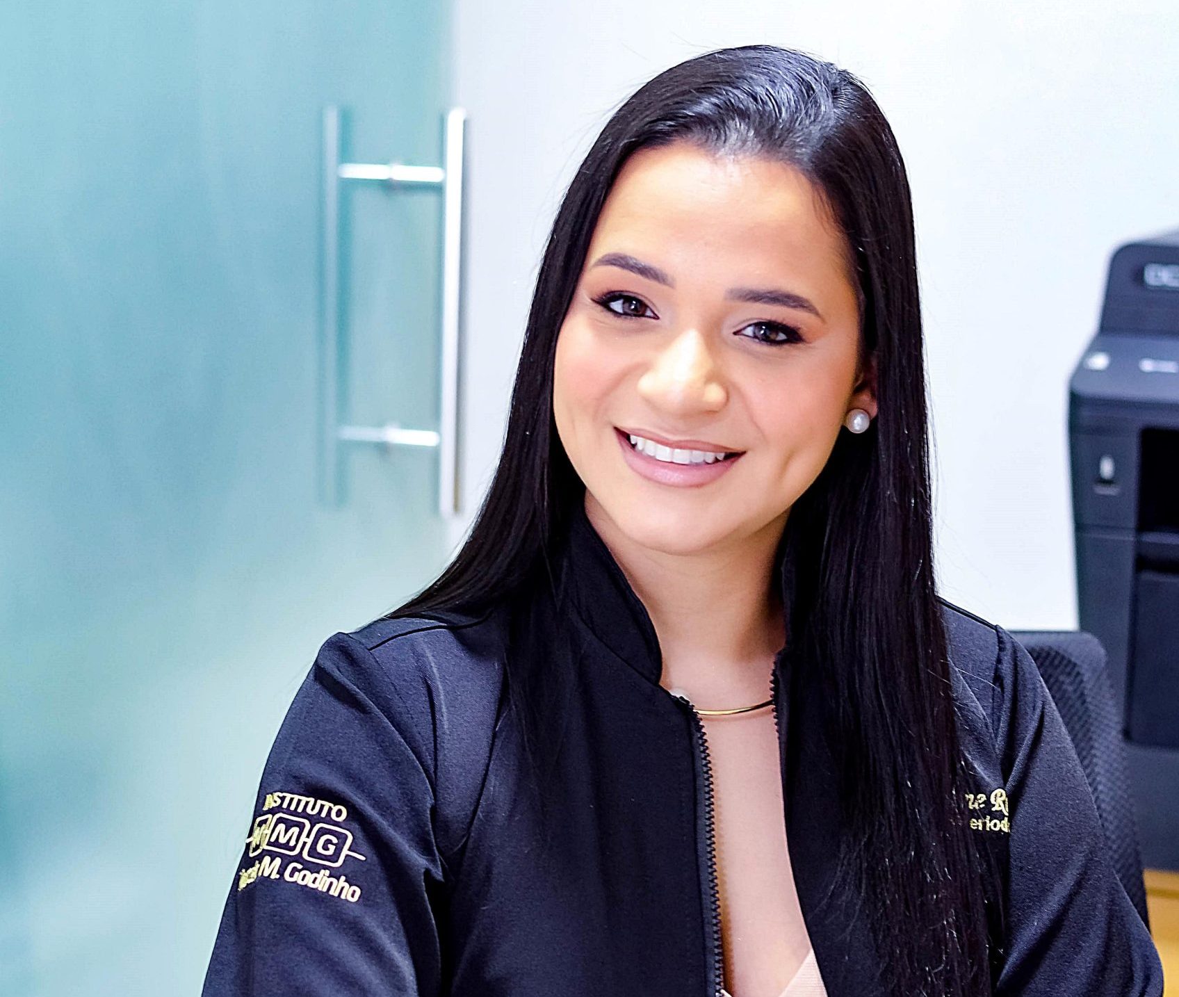 Dra. Karine Ribeiro e o poder de devolver sorrisos