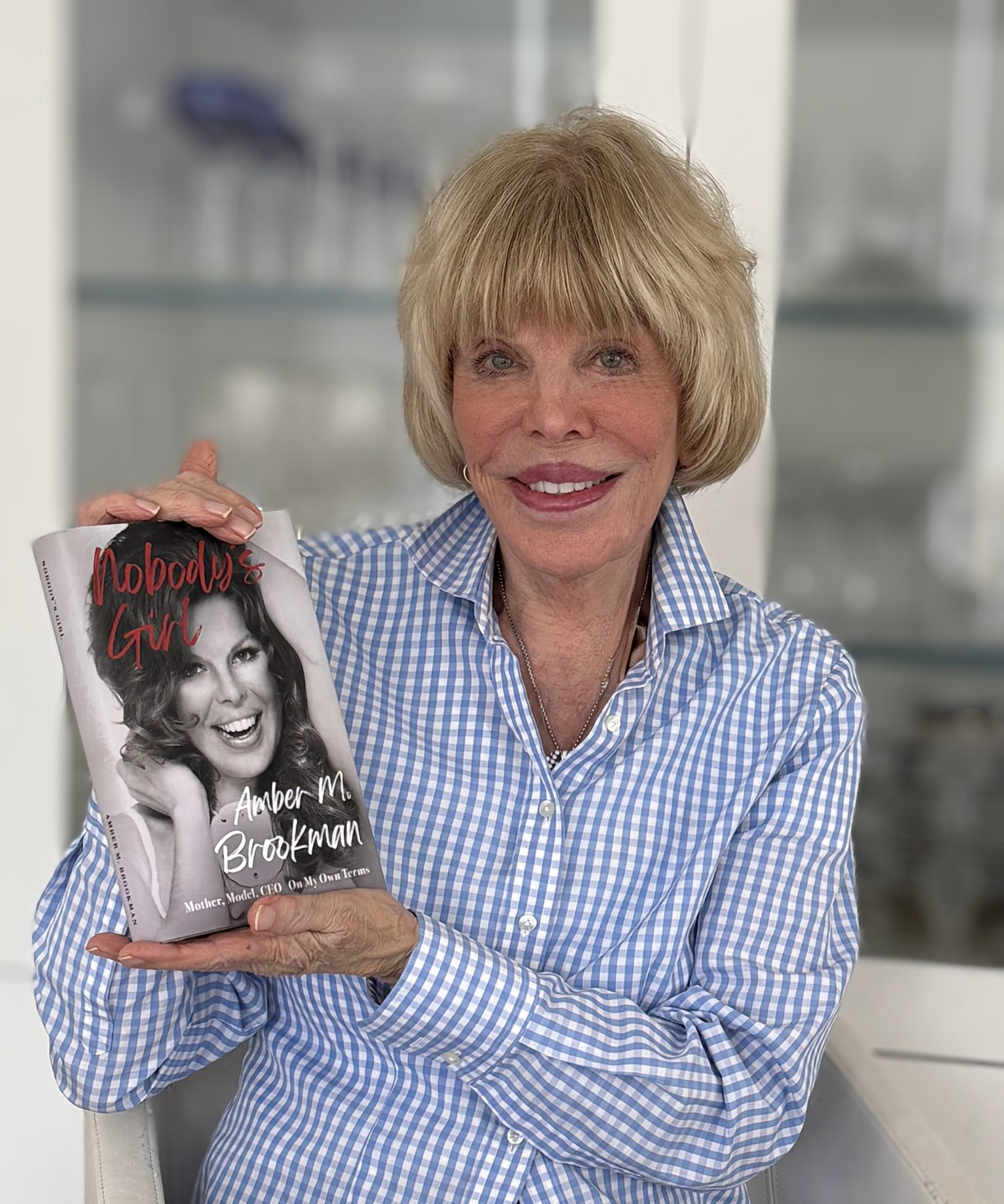 Amber Brookman brilha com seu livro nos Estados Unidos