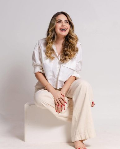 Dra. Júlia Bandeira: Beleza com propósito Dra. Júlia Bandeira: Beleza com propósito
