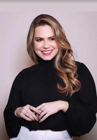 Dra. Patrícia Almeida: Entre a imagem e a essência Dra. Patrícia Almeida: Entre a imagem e a essência