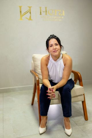 Enfermeira Roberta Flamarion – referência em Terapia Capilar – Foto: Divulgação/acervo pessoal Enfermeira Roberta Flamarion – referência em Terapia Capilar – Foto: Divulgação/acervo pessoal