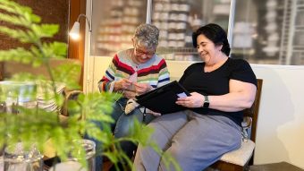 Cursos trazem pessoas de diferentes gerações. Foto: Cristina Sasaki/Empório das Lãs.