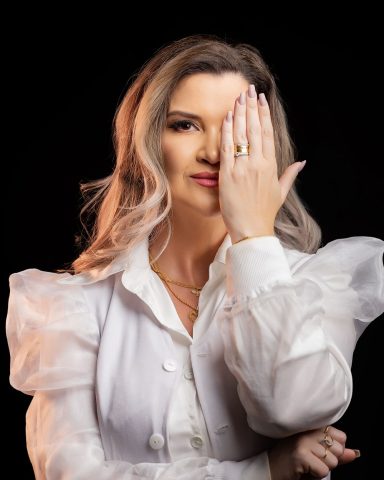 Dra. Larissa Orige: Fisioterapia que transforma autoestima Dra. Larissa Orige: Fisioterapia que transforma autoestima