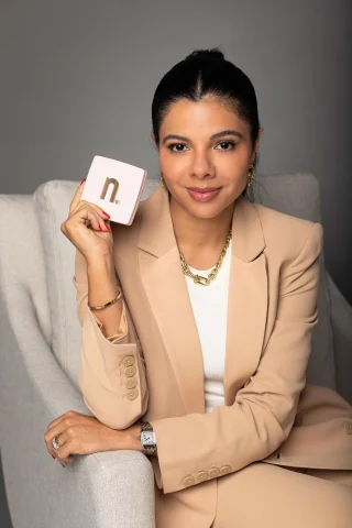 Shirley Costa: A maranhense que revolucionou a maquiagem nacional