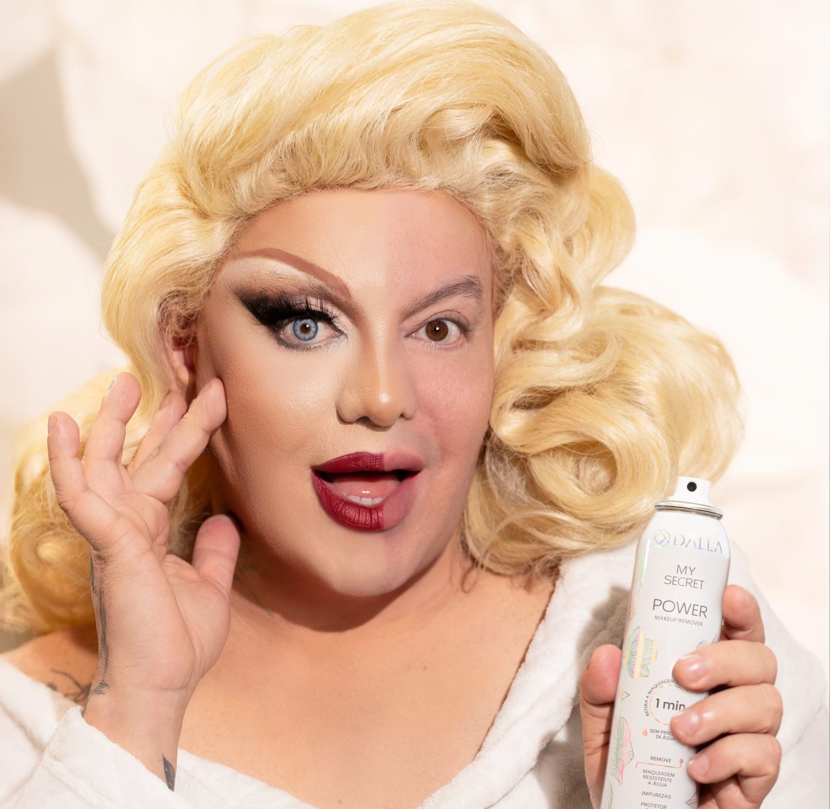 Dalla apresenta o primeiro removedor de maquiagem em aerosol do Brasil na Beauty Fair 2025
