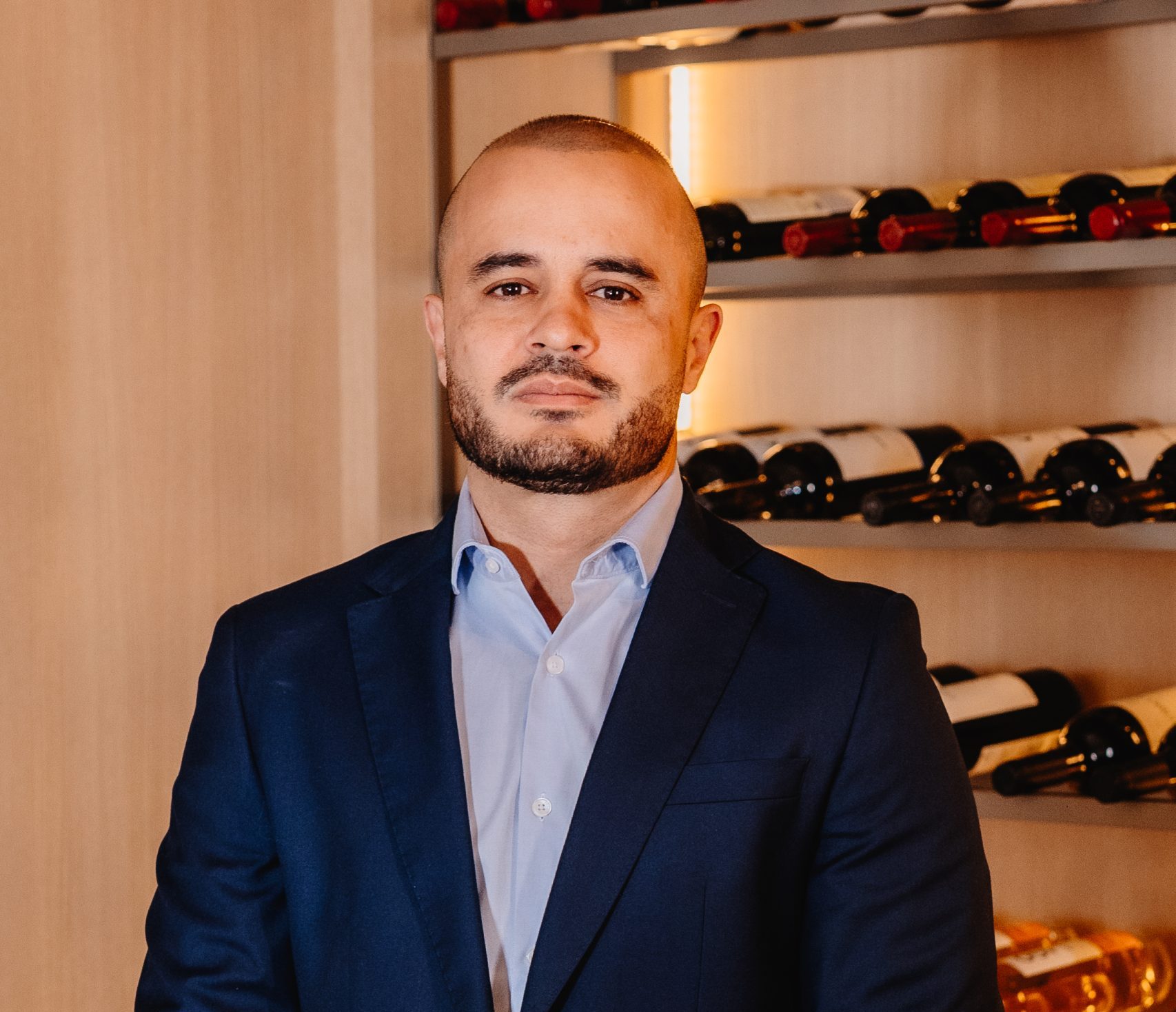 Rafael Albuquerque: do vendedor de chinelos ao comando da Alpha Business