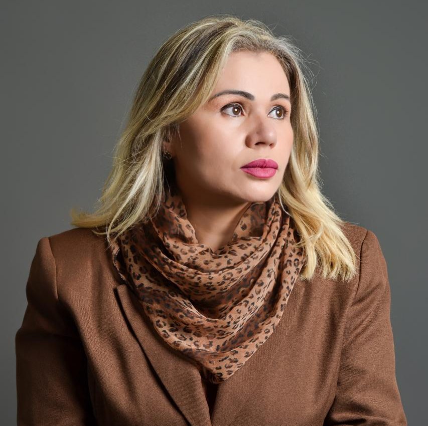 Dra. Rosa Luz: Onde a Ciência Encontra a Beleza