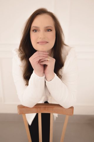 Dra. Camila Sierakowski: A Força do Cuidado que Regenera