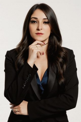 Estefany Layse: A especialista que transformou a ciência das estrias em propósito