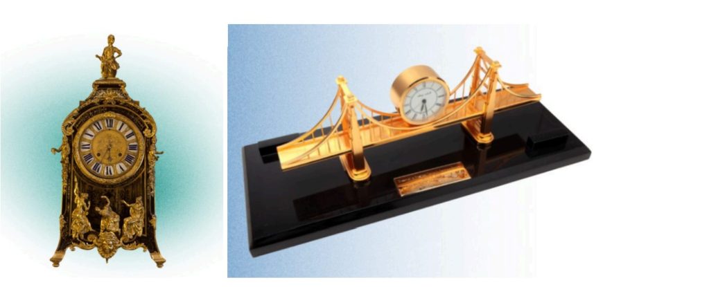 À esq., relógio francês estilo Régence, da coleção Ema Klabin; à dir. relógio Golden Gate, presenteado a FHC nos EUA